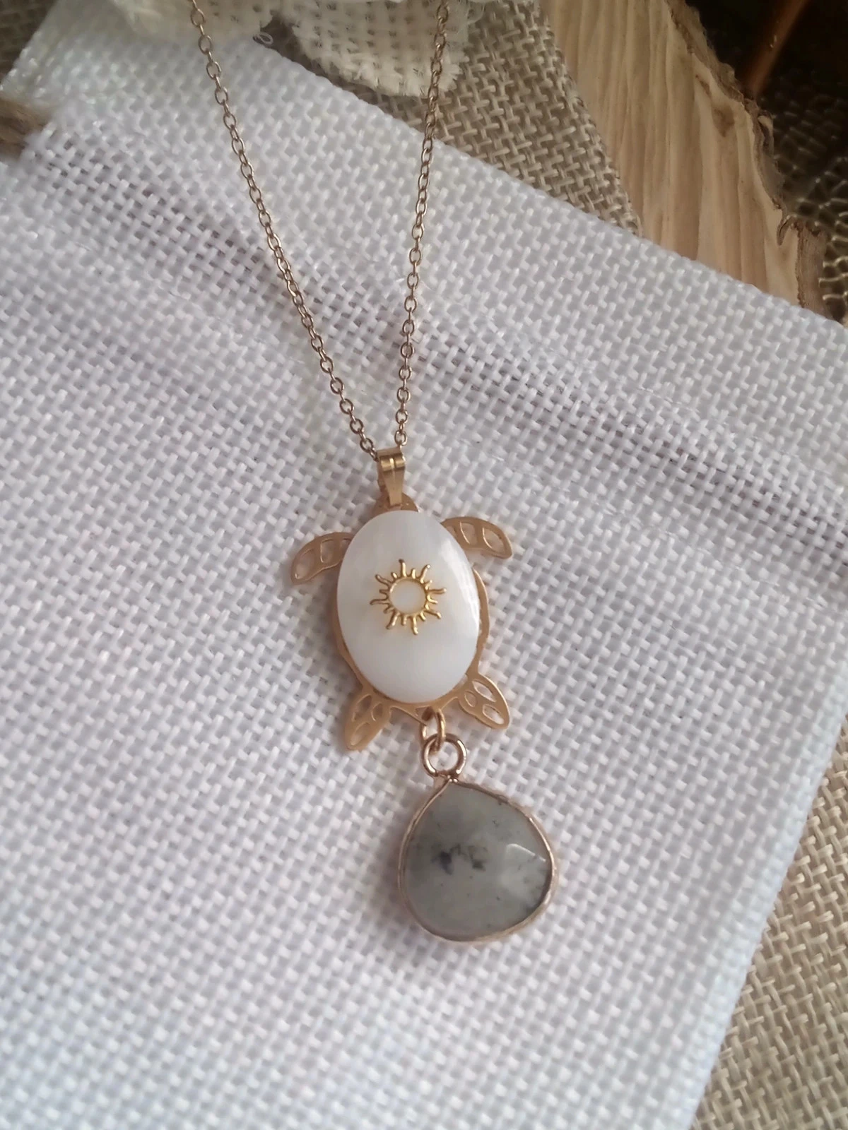 White natural mother of pearl and Labradorite stone turtle necklace – photo 2